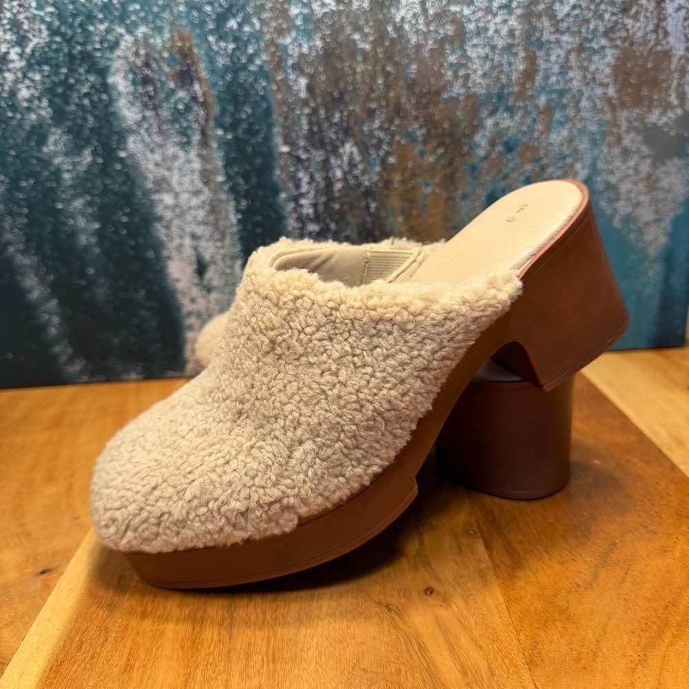 ZBY Cozycore Aesthetic Tan Cozy Faux Shearling Platform Mule Heels (EUC)‎